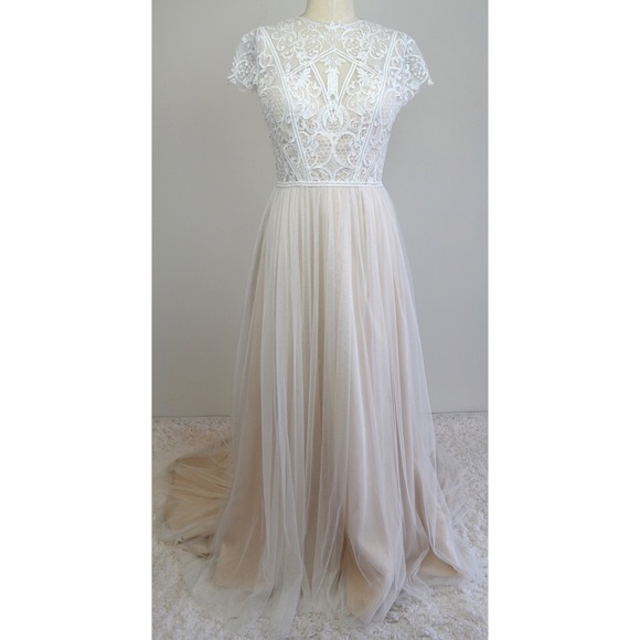 TI ADORA by ALLISON WEBB Ivory Lace Bridal Gown 14 - Picture 4 of 8